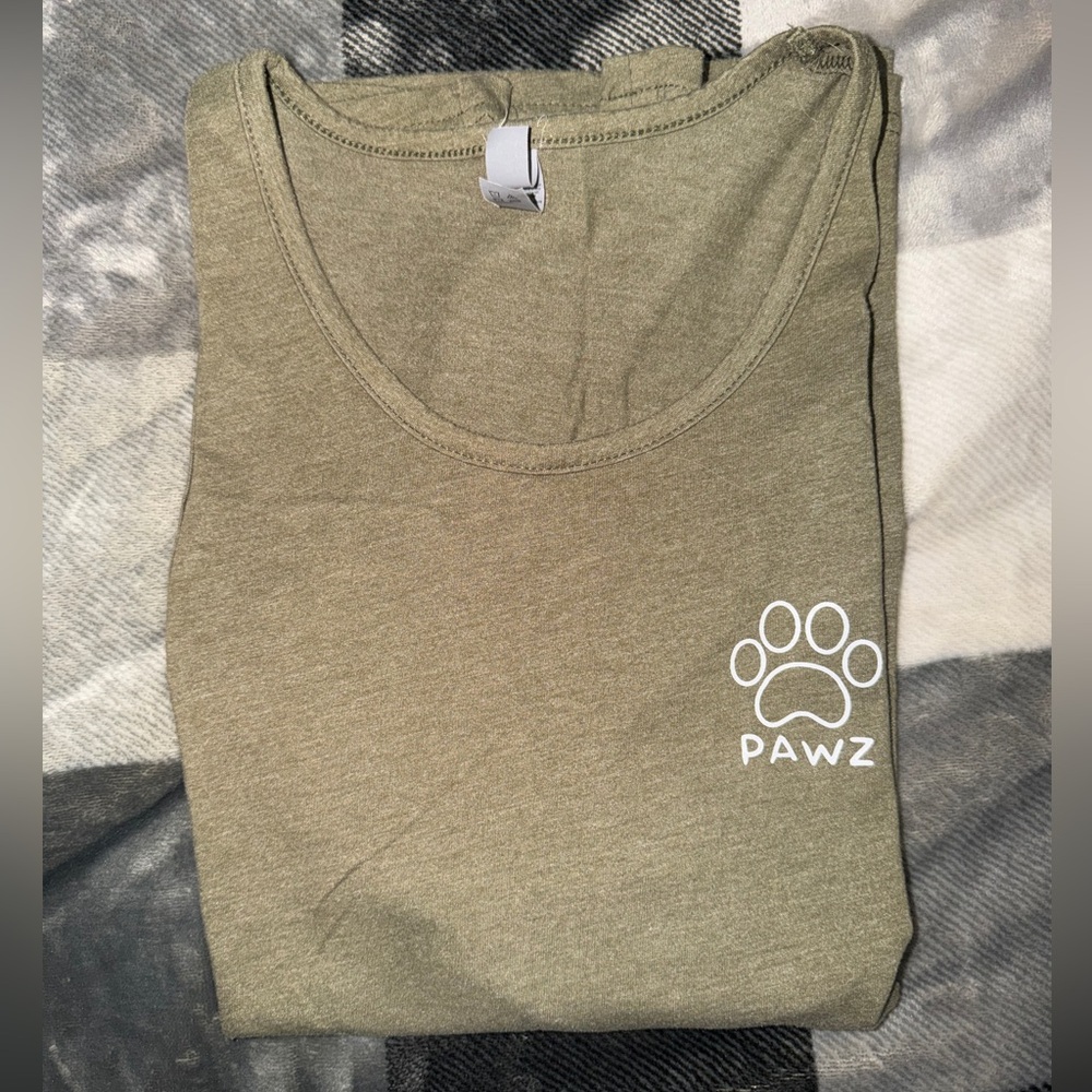 PAWZ Women’s Medium Army Green Muscle Tank Tee with Camo Paw Print Design